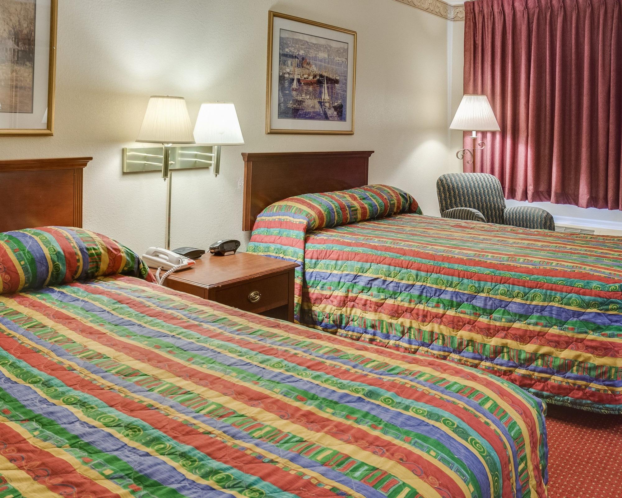 Econo Little Creek Lodge *