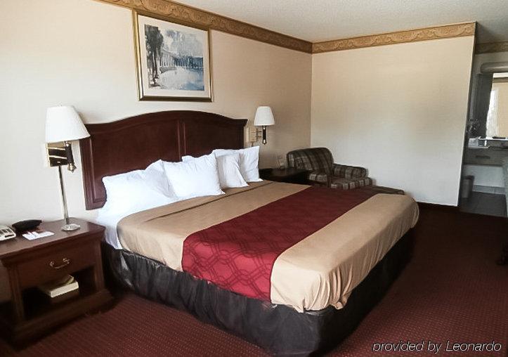 Lodge Econo Little Creek